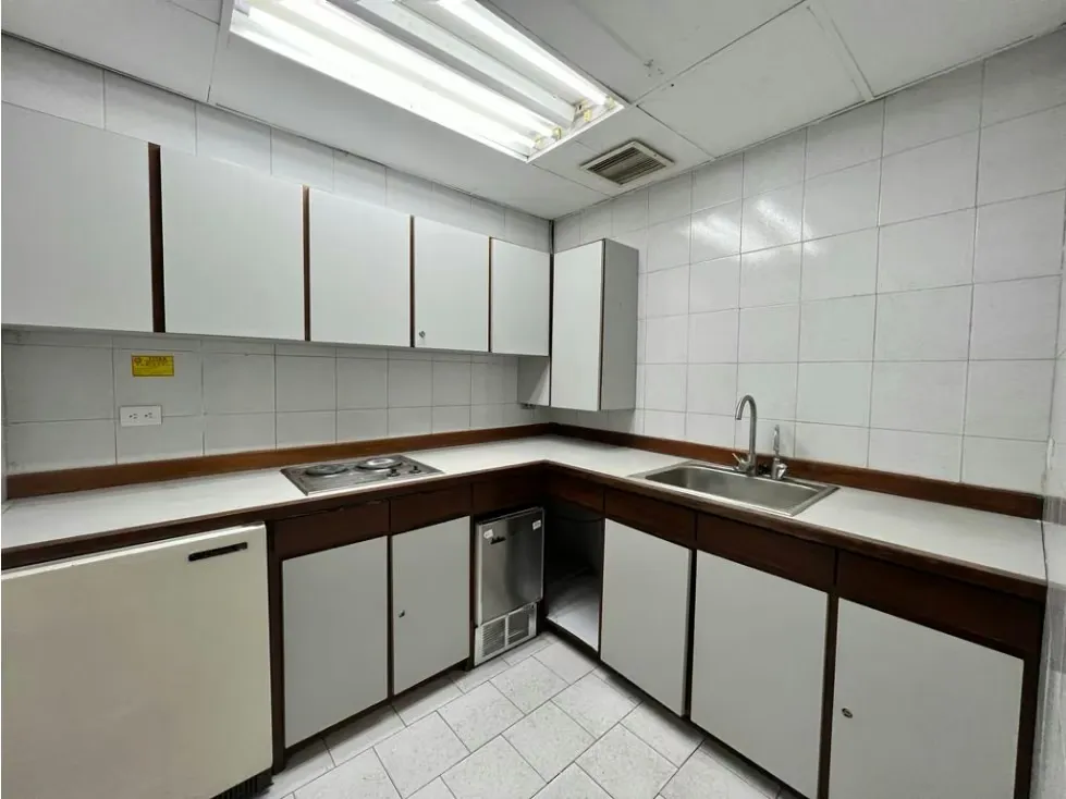 Se alquila oficina 218m² La Castellana - 4