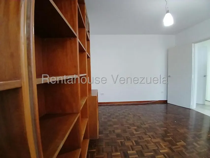 Apartamento (1 Nivel) en Alquiler en Los Palos Grandes, Distrito Metropolitano - 18