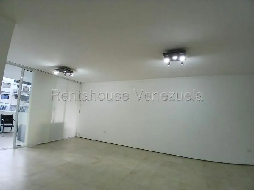 Apartamento (1 Nivel) en Alquiler en Los Palos Grandes, Distrito Metropolitano - 6