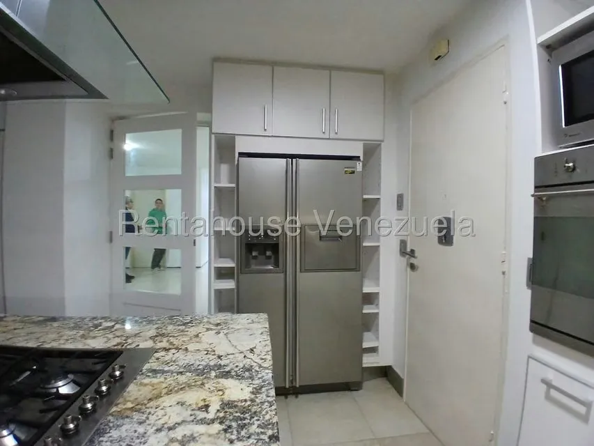 Apartamento (1 Nivel) en Alquiler en Los Palos Grandes, Distrito Metropolitano - 7