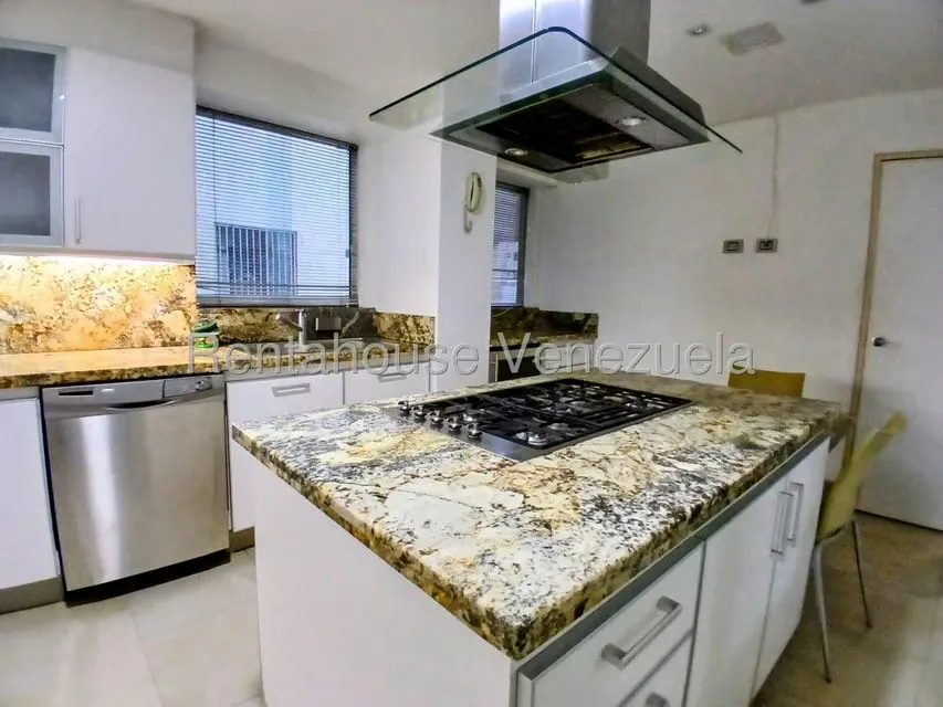 Apartamento (1 Nivel) en Alquiler en Los Palos Grandes, Distrito Metropolitano - 8