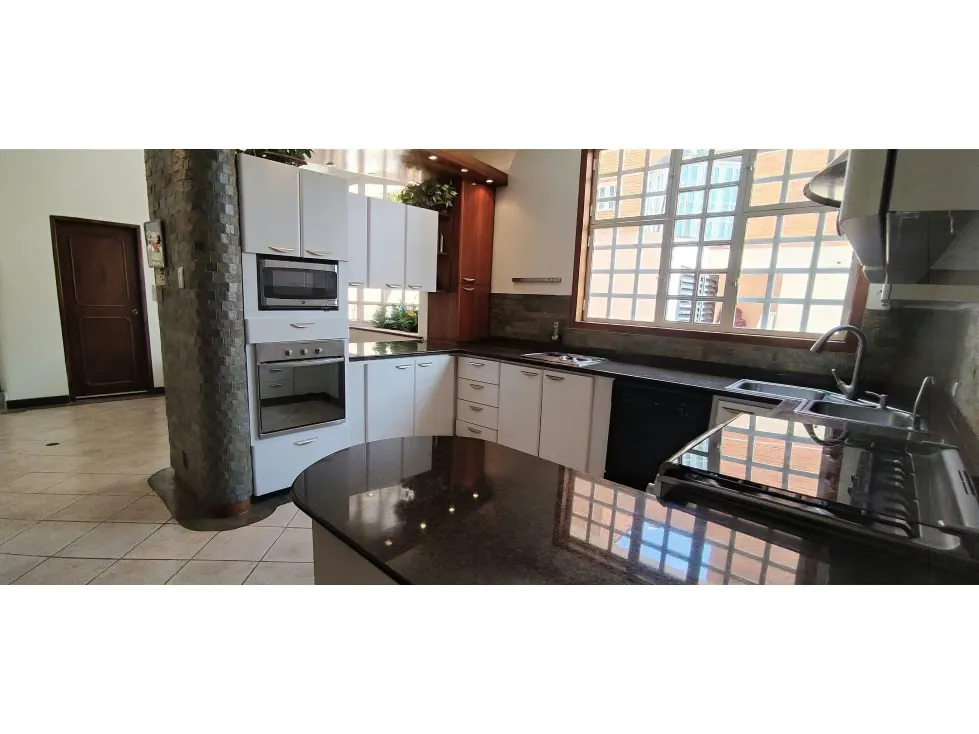 Vendo casa 558m2 5h+2s/5.5b+s/7p La Lagunita C. Club 3148 - 22