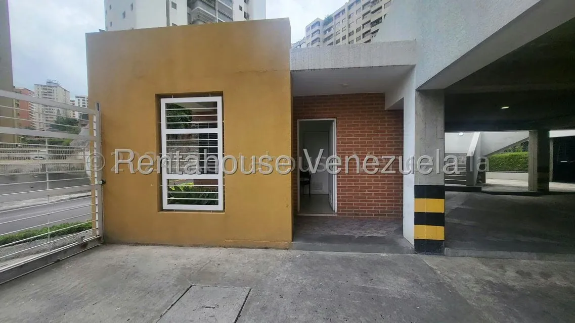 Apartamento (1 Nivel) en Venta en Lomas del Avila, Distrito Metropolitano - 2