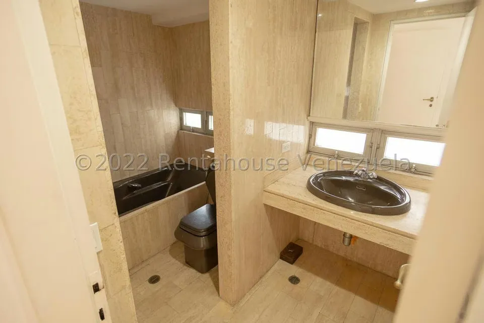 Apartamento (1 Nivel) en Venta en Colinas de Bello Monte, Distrito Metropolitano - 28