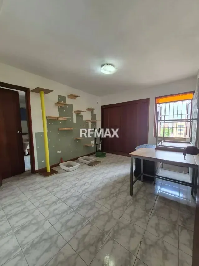 VENDE APTO EDIF PRIMAVERA. PISO MEDIO - 3