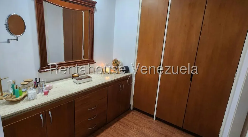 Apartamento (1 Nivel) en Alquiler en Alta Florida, Distrito Metropolitano - 12