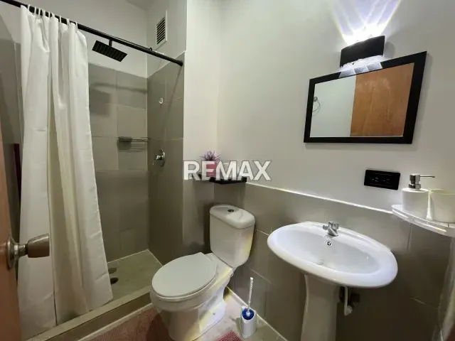 Apartamento Amoblado con balcón, en piso 1, Limón Country, Guayabal, Naguanagua. - 13