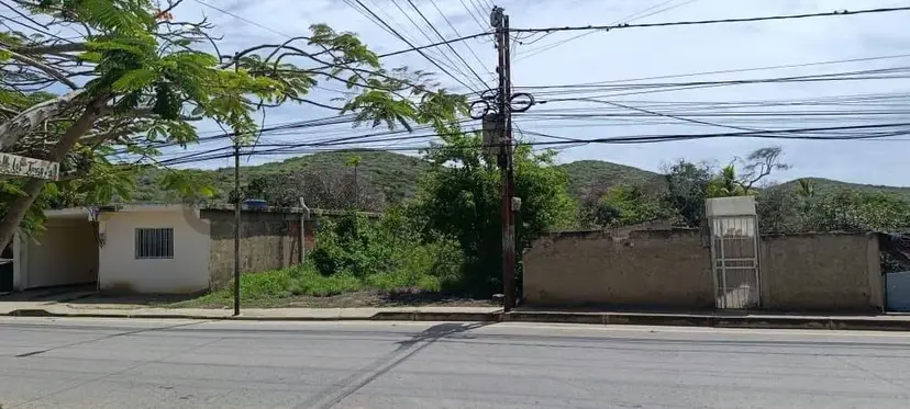 Terreno en Pampatar a Pie de Calle