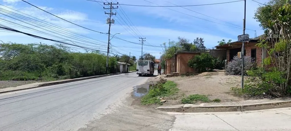 Terreno en Pampatar a Pie de Calle - 3