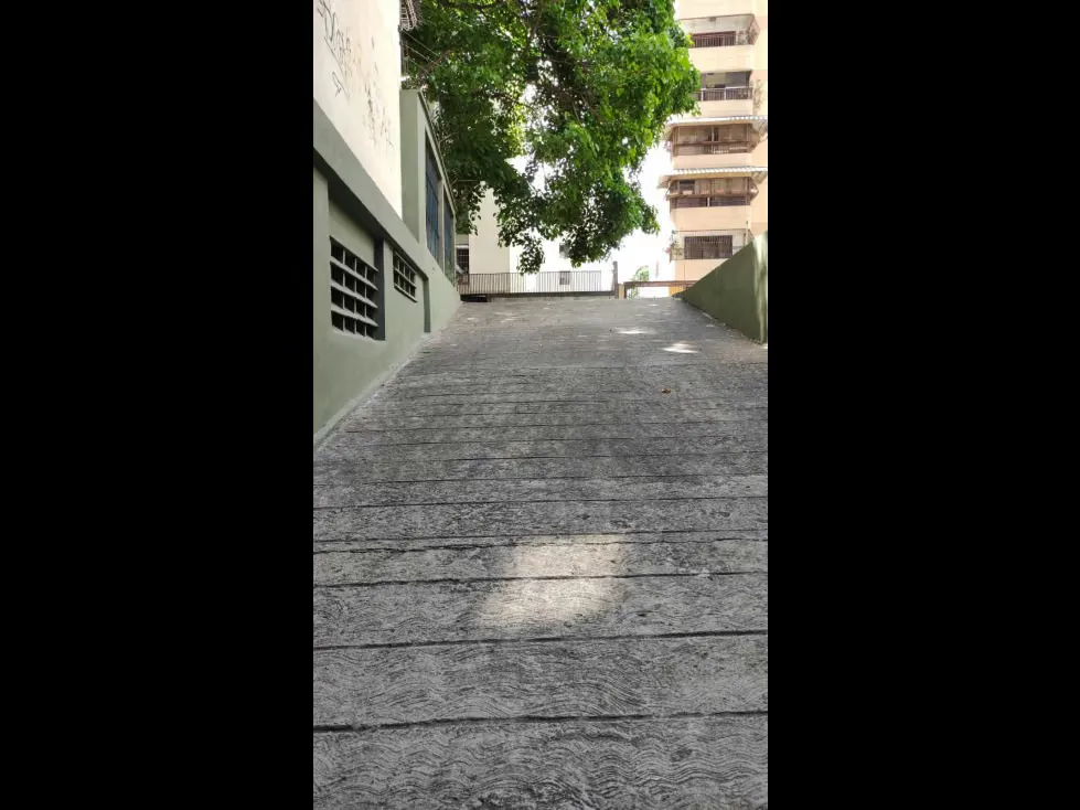 Venta local 336 m2 Los Chaguaramos 2912 - 8