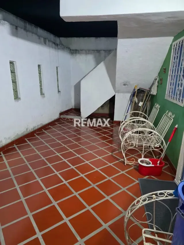 Amplia Casa Doble propósito en venta A media cuadra de la plaza del Alto de escuque - 3
