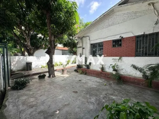 Venta Casa en Los Palos Grandes - 2