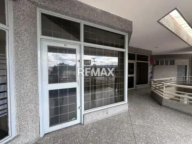 ALQUILO LOCAL COMERCIAL C.C. CARONI ACARIGUA
