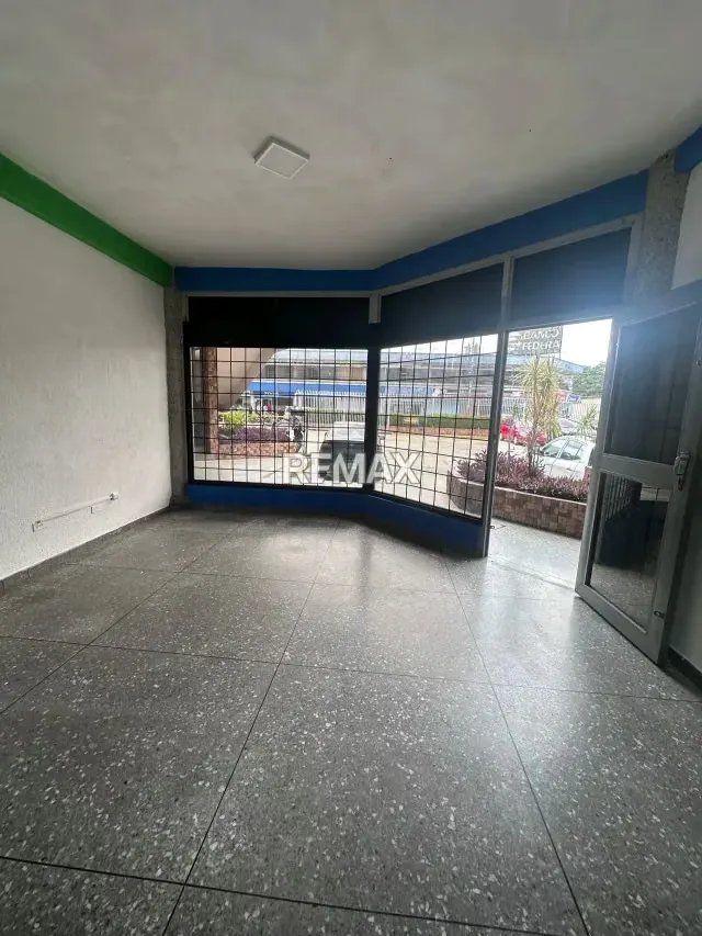 ALQUILO LOCAL COMERCIAL C.C. CARONI ACARIGUA - 3