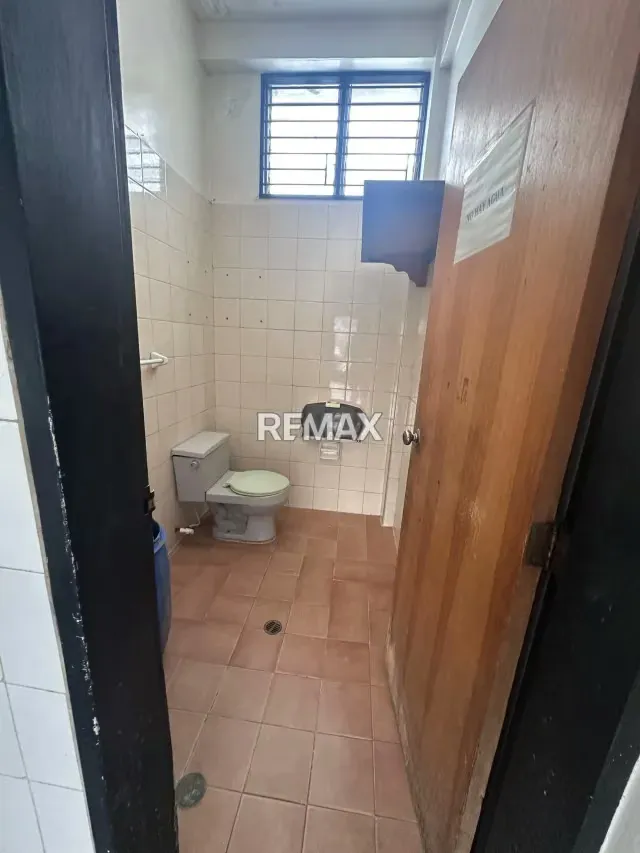 ALQUILO LOCAL COMERCIAL C.C. CARONI ACARIGUA - 4