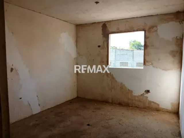 Townhouse en gris en Venta Res Los Olivo Calle Bermudez entre L y K Ojedas - 6