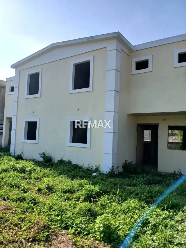 Townhouse en gris en Venta Res Los Olivo Calle Bermudez entre L y K Ojedas - 10
