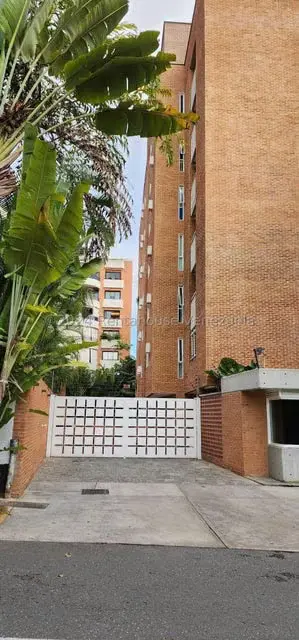 Apartamento (1 Nivel) en Venta en Campo Alegre, Distrito Metropolitano - 31