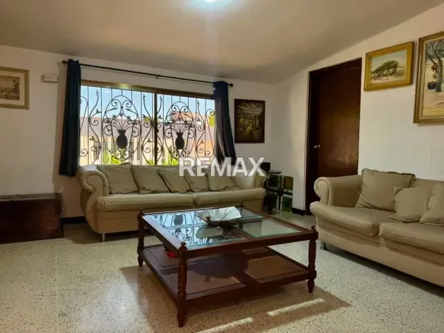CASA EN VENTA EN EL SECTOR LA PICOLA, ZONA NORTE - 3
