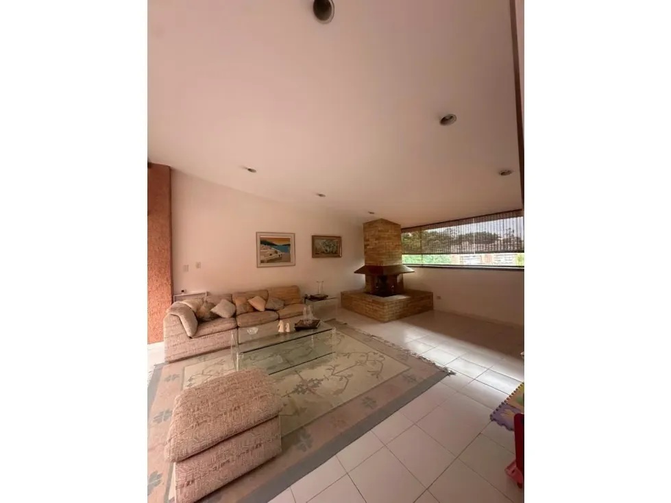 Vendo casa en calle cerrada 710m2 Alto Hatillo 4843 - 25