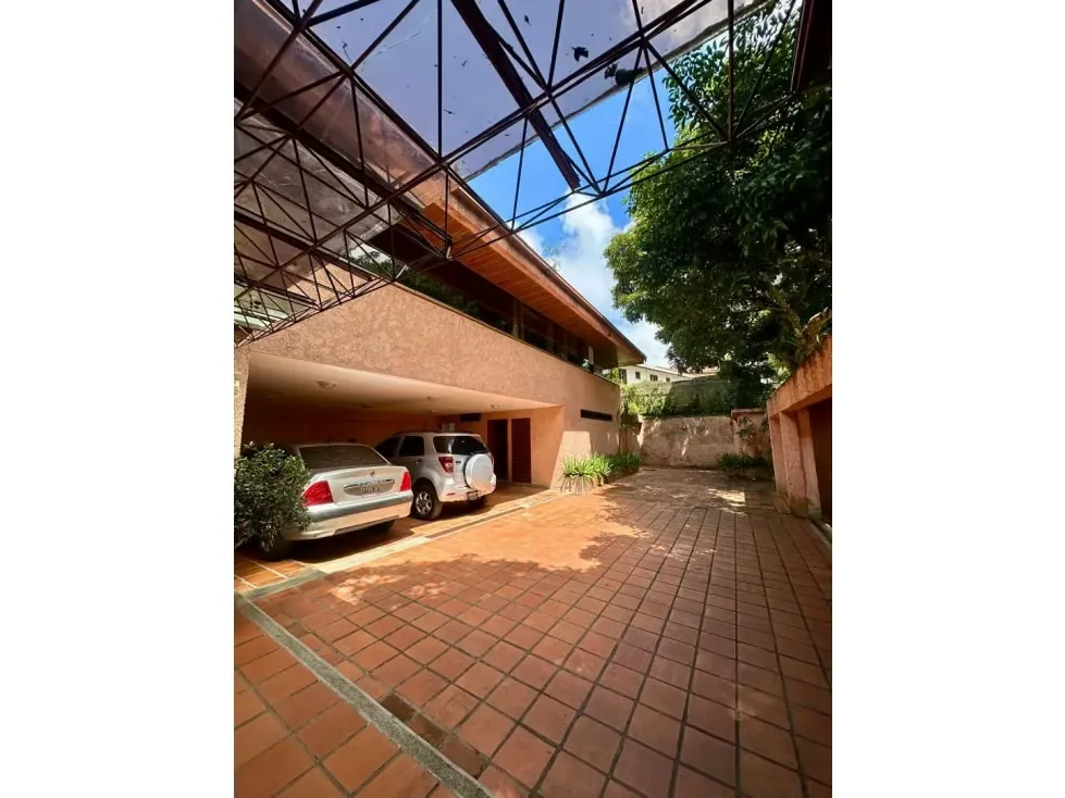 Vendo casa en calle cerrada 710m2 Alto Hatillo 4843 - 3