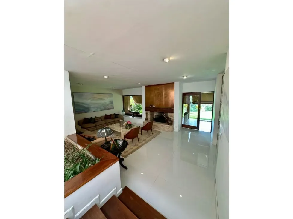 Vendo casa en calle cerrada 710m2 Alto Hatillo 4843 - 4