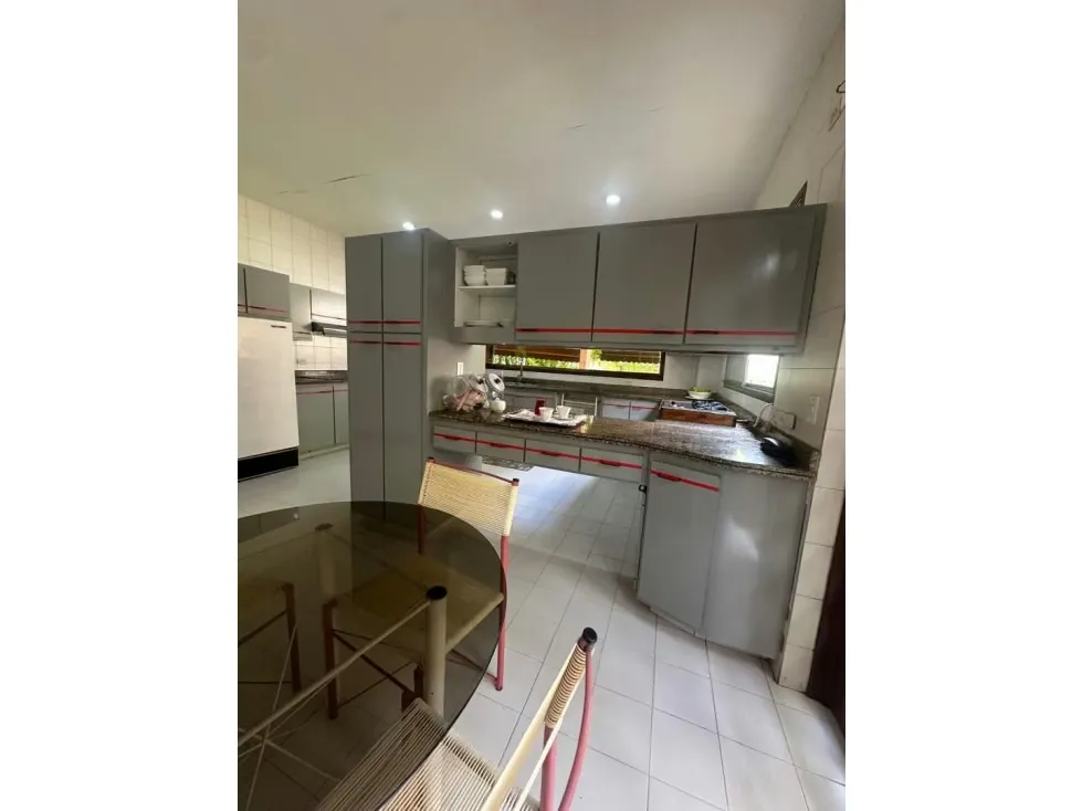 Vendo casa en calle cerrada 710m2 Alto Hatillo 4843 - 8