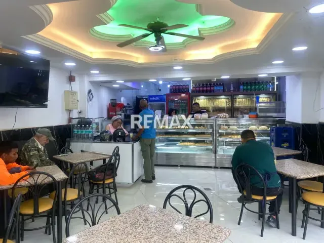 Venta de fondo de Comercio a pie de calle, Av.Baralt - 2