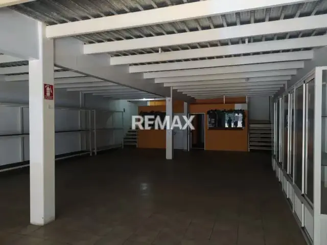 Local Comercial en Alquiler