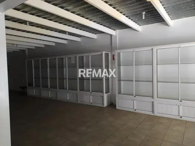 Local Comercial en Alquiler - 2