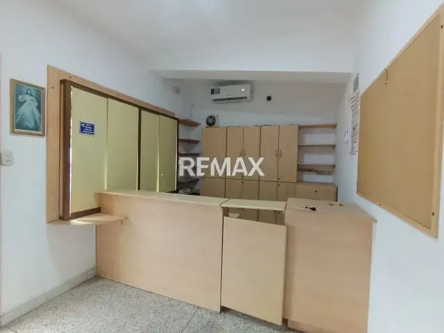 Local en Alquiler Resid. Choroni - 3