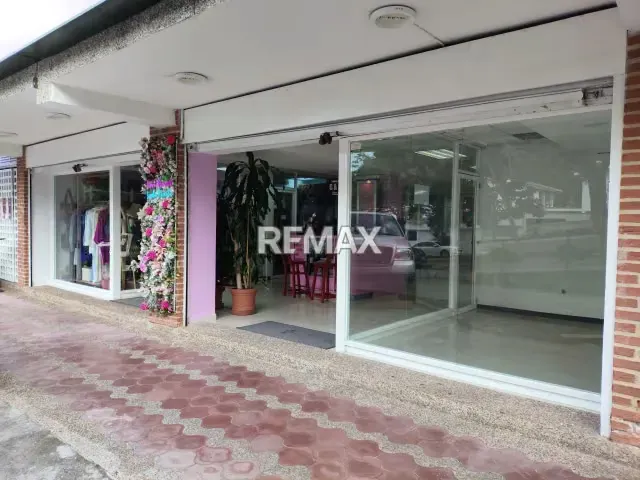 ALQUILER DE LOCAL COMERCIAL EN MINI MARKET SANTA MARTA (#1)
