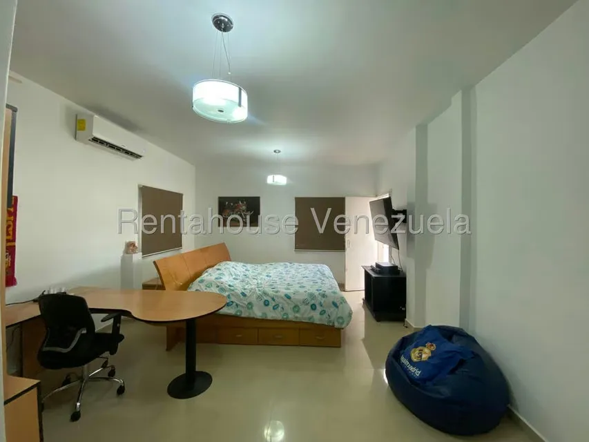 Casa (Multipes Niveles) en Venta en Montalban I, Distrito Metropolitano - 32