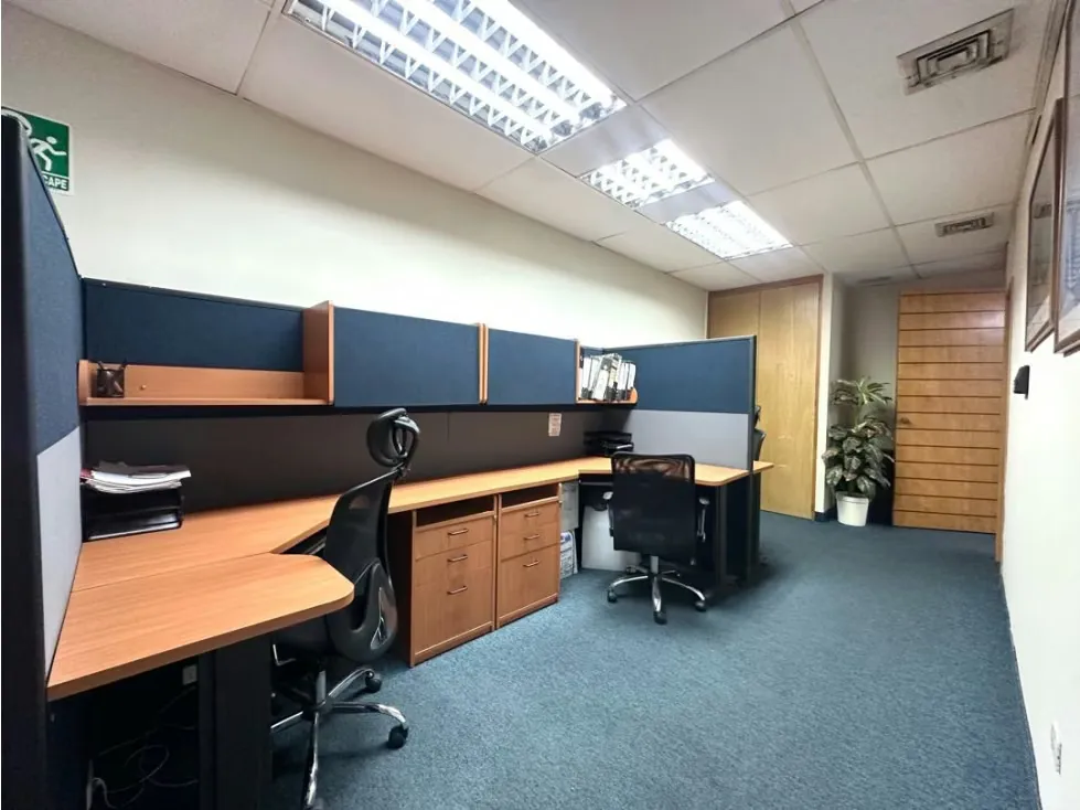 Vendo oficina 140m2 La Piramide 5672 - 5