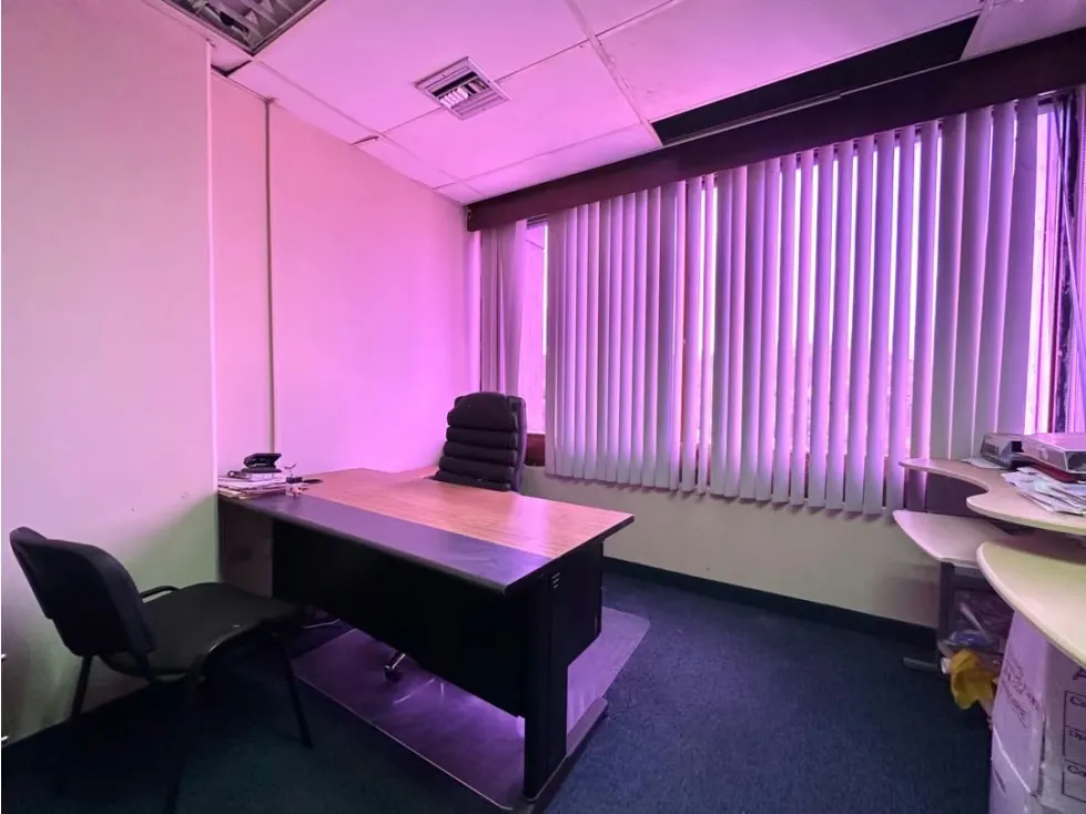 Vendo oficina 140m2 La Piramide 5672 - 8