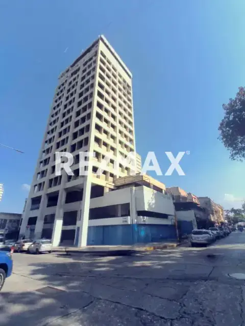AQUILER DE LOCAL COMERCIAL EN ESQUINA centro de valencia