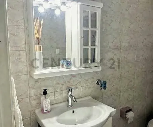 Excelente Local Comercial Acondicionado para Centro Estético o SPA - 8
