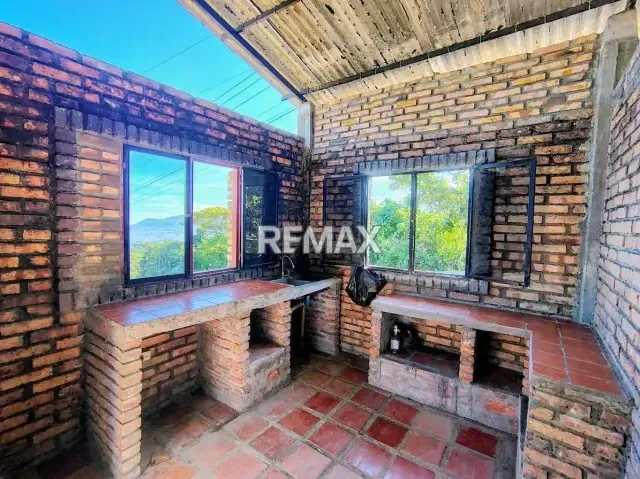 Casa. Venta. Lobatera - 2