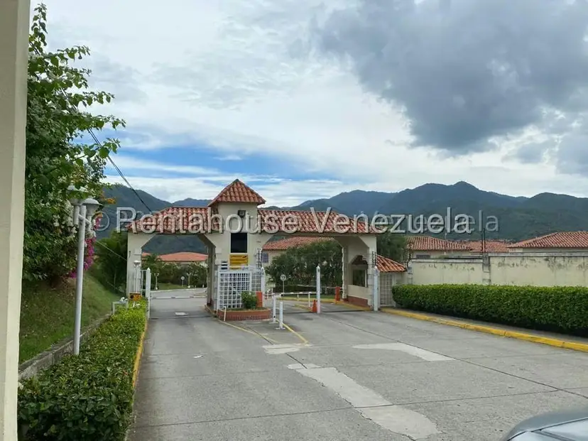 Casa (Duplex) en Venta en Villas de Buenaventura, Miranda