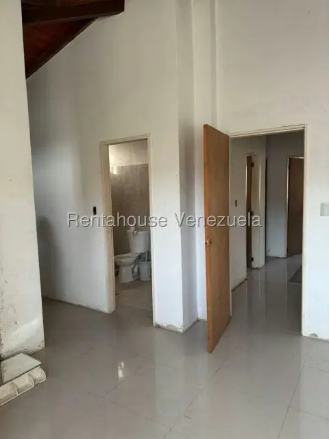 Casa (Duplex) en Venta en Villas de Buenaventura, Miranda - 12
