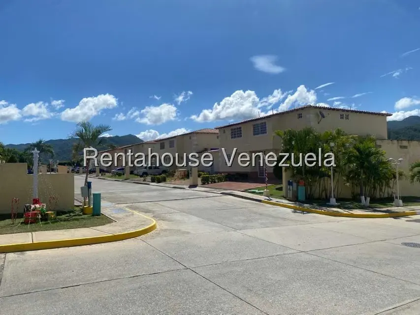 Casa (Duplex) en Venta en Villas de Buenaventura, Miranda - 3