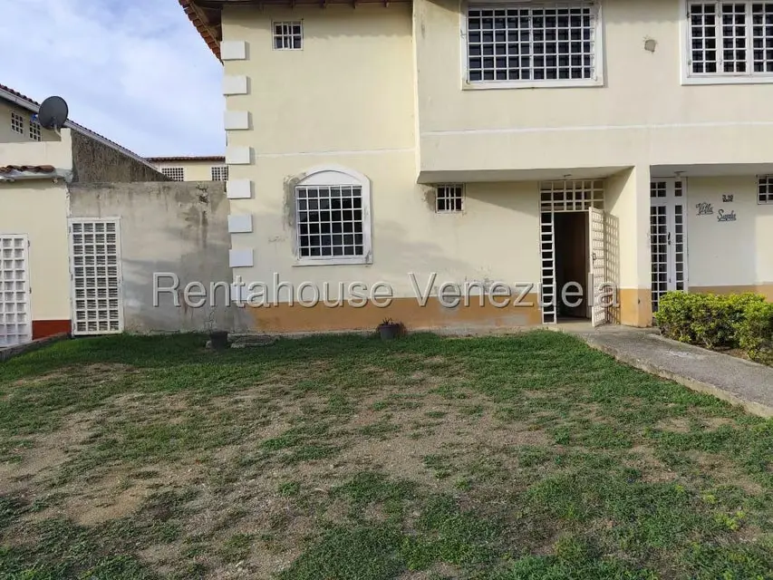 Casa (Duplex) en Venta en Villas de Buenaventura, Miranda - 4
