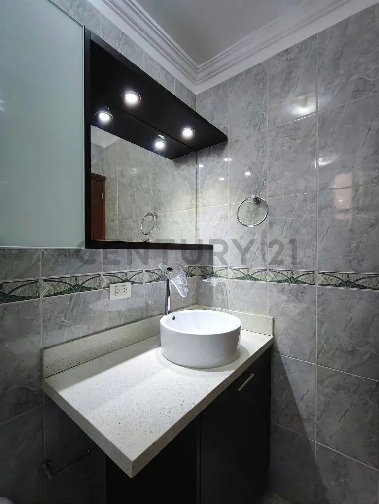 Imponente Penthpuse Residencias Kynaki, av Bolivar de Lecheria - 28