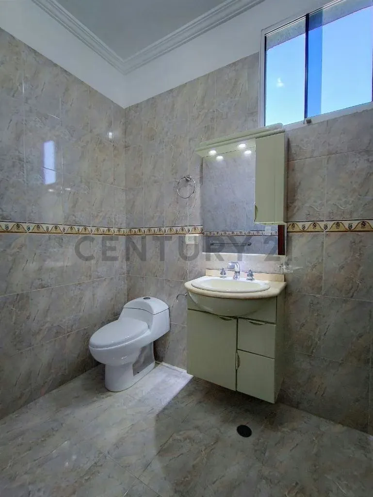 Imponente Penthpuse Residencias Kynaki, av Bolivar de Lecheria - 29