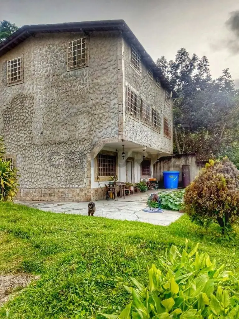 VENTA DE TERRENO CON BIENECHURIA, SECTOR EL AMARILLO, SAN ANTONIO DE LOS ALTOS