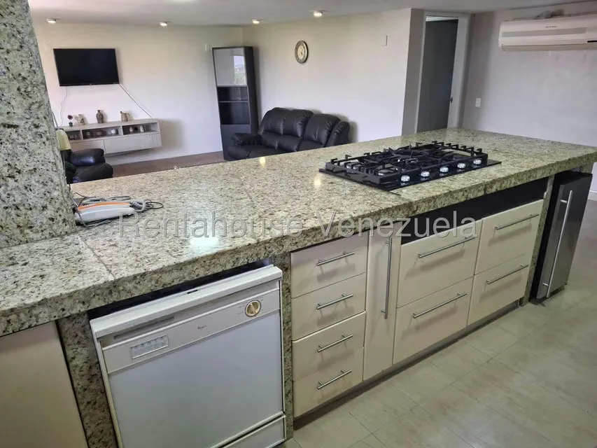 Apartamento (1 Nivel) en Alquiler en Solar del Hatillo, Distrito Metropolitano - 21