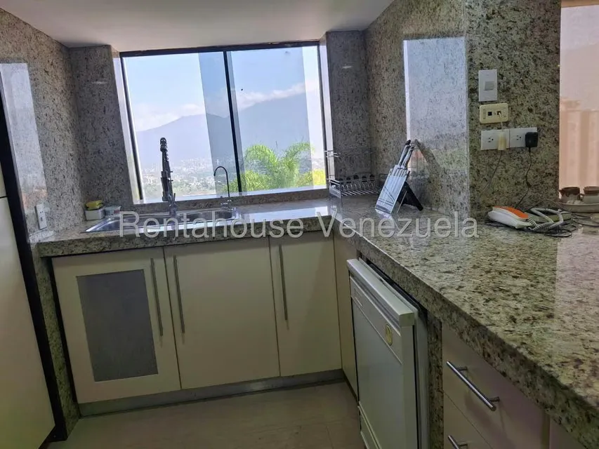 Apartamento (1 Nivel) en Alquiler en Solar del Hatillo, Distrito Metropolitano - 24