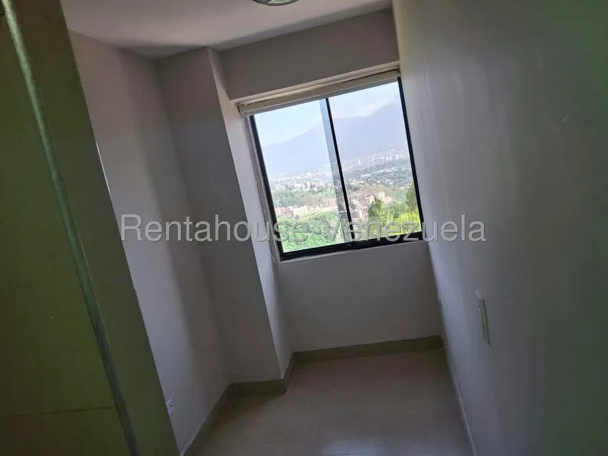 Apartamento (1 Nivel) en Alquiler en Solar del Hatillo, Distrito Metropolitano - 28