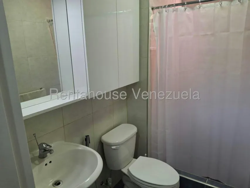 Apartamento (1 Nivel) en Alquiler en Solar del Hatillo, Distrito Metropolitano - 29