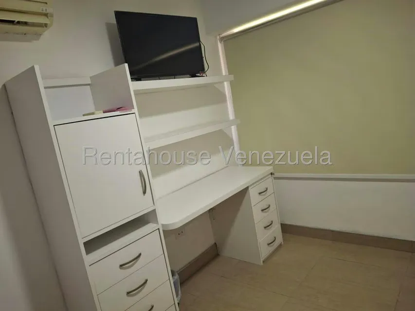 Apartamento (1 Nivel) en Alquiler en Solar del Hatillo, Distrito Metropolitano - 31
